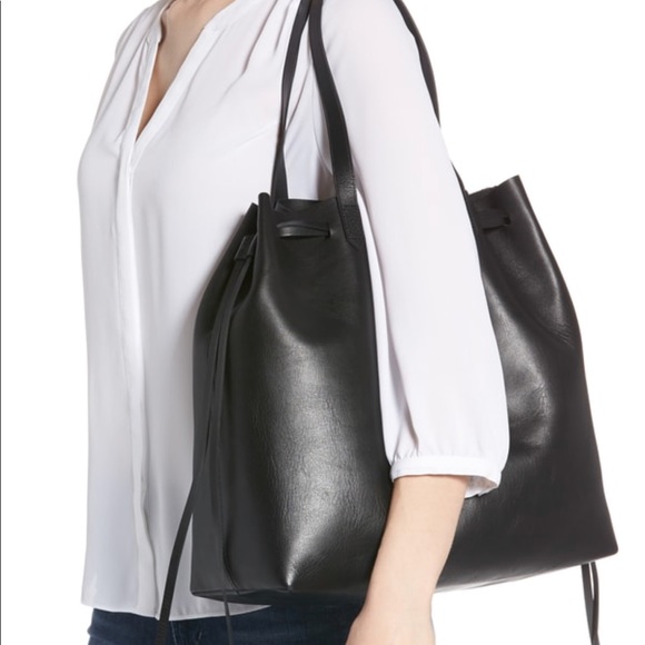 Madewell Handbags - Leather Bucket Tote